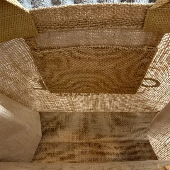 CHANEL burlap bag this is a VIP gift from Chanel approximately 12”x12”x6 - Picture 4 of 5